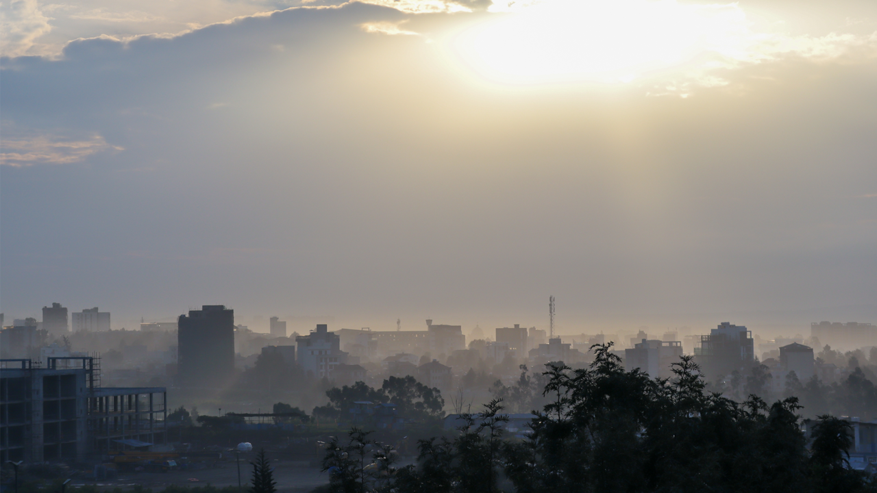 Kuva Addis Abebasta auringonnousun aikaan